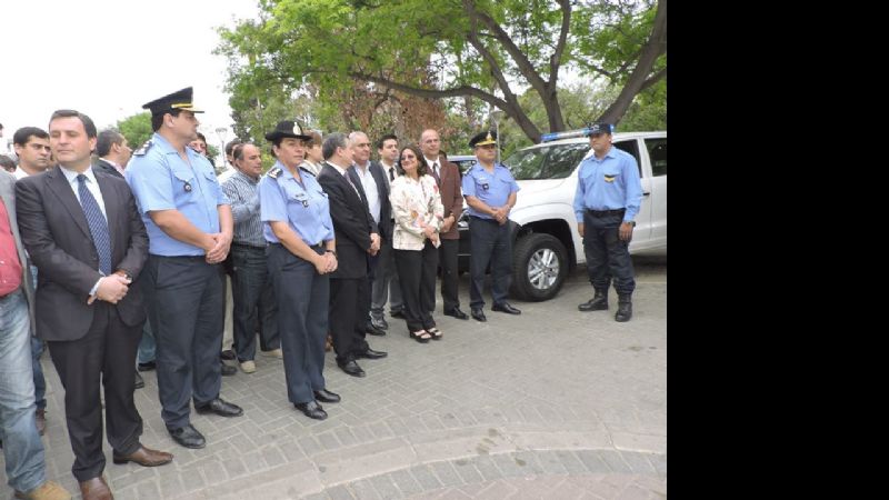 Lucía entregó 59 móviles nuevos para la Policía de Catamarca