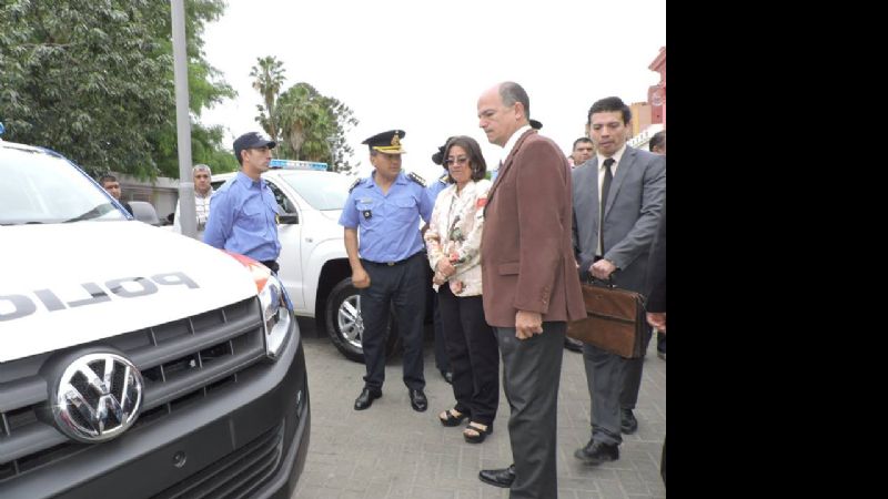 Lucía entregó 59 móviles nuevos para la Policía de Catamarca