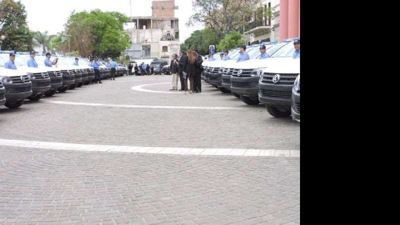 Lucía entregó 59 móviles nuevos para la Policía de Catamarca