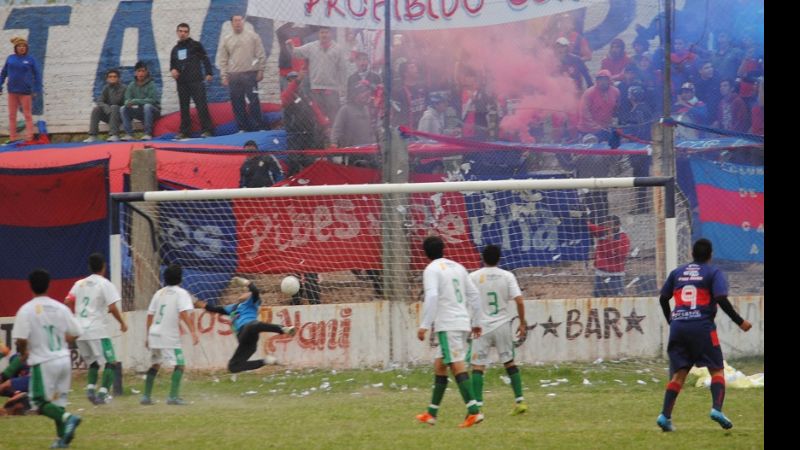 Obreros de San Isidro ganó el clásico a San Martín y escapa al descenso