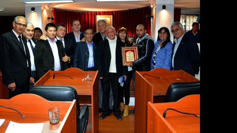 Angel "Ficha" Acosta fue reconocido en el Senado