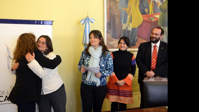 Lucía entregó créditos PROINTUR que beneficiarán al interior provincial