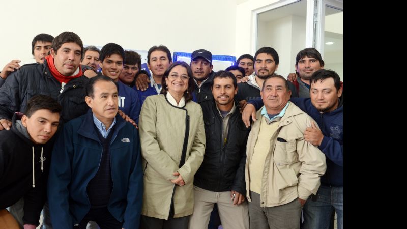 La gobernadora inauguró el flamante edificio de la Escuela Secundaria 47