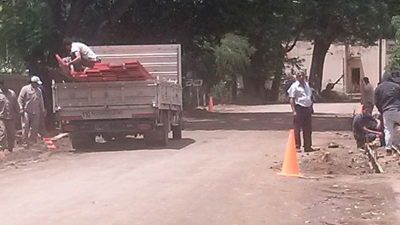 Avanzan los cordones cuneta en la Crisanto Gómez de Valle Viejo