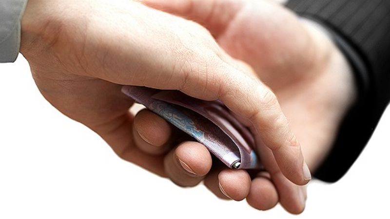 Apartaron a dos inspectores municipales por coimas