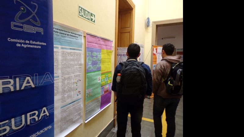 Exposición de poster en Facultad de Tecnología concitó notable interés