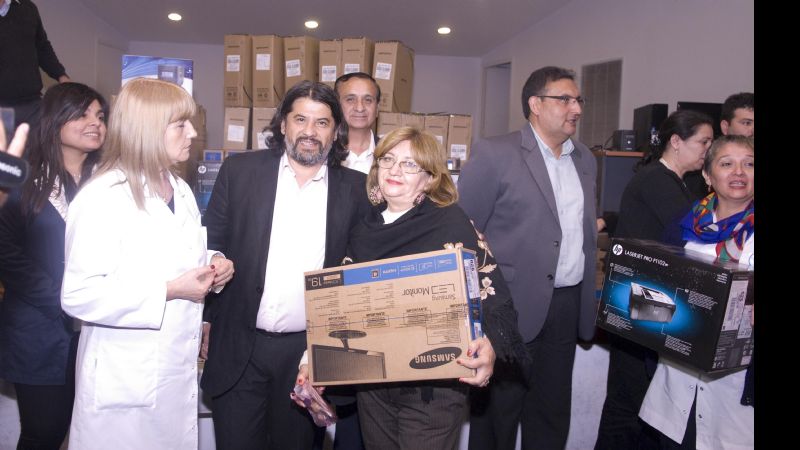 Más de un centenar de equipos para escuelas