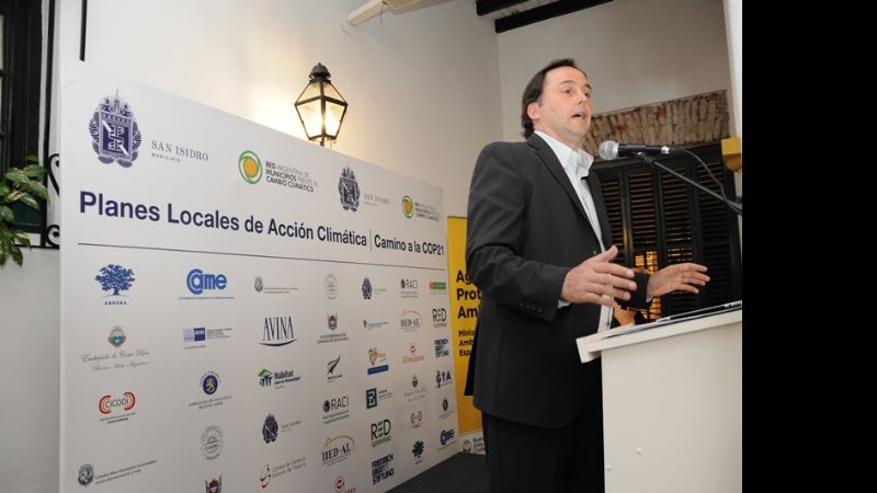 Mera disertó sobre el Cambio Climático