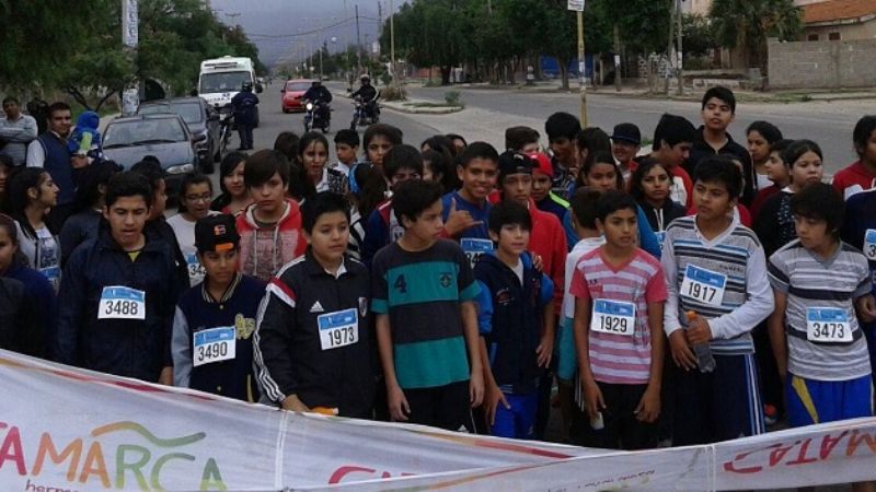 Masiva y entusiasta prueba de Atletismo Escolar de la “Alfonso de la Vega”
