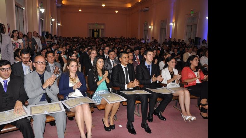 Nuevos egresados de la Facultad de Ciencias Económicas