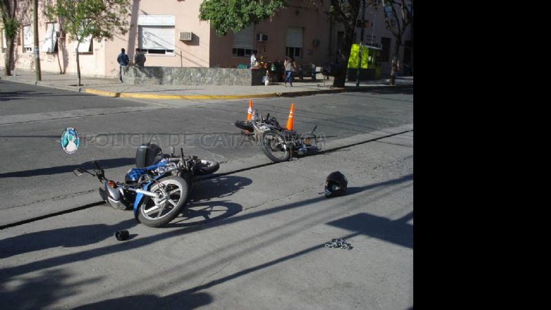Chocaron dos motos en calles céntricas