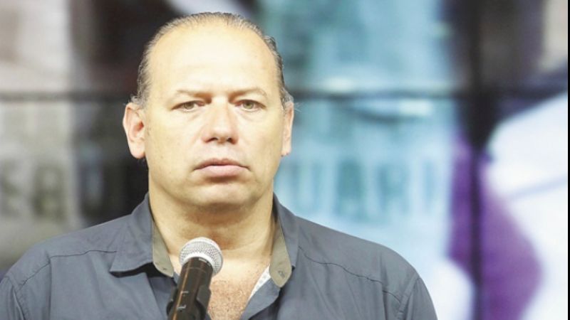 Refuerzan la seguridad en la embajada de Francia y aeropuertos argentinos