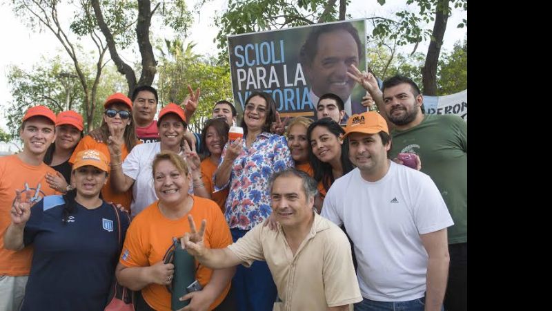 Miles de catamarqueños se manifestaron en apoyo a Daniel Scioli