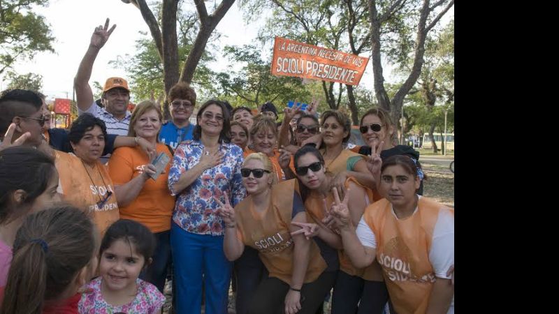 Miles de catamarqueños se manifestaron en apoyo a Daniel Scioli