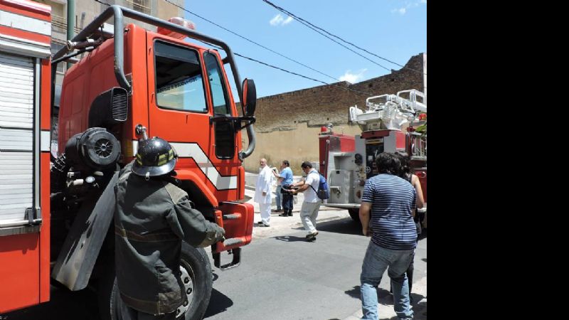 Incendio en un edificio del centro de la Capital