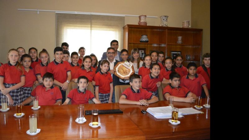 Jalil recibió a alumnos del colegio Pia Di Doménico de Chaco