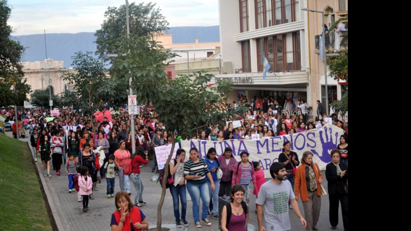 Marcha por el Día de la No Violencia hacia la Mujer