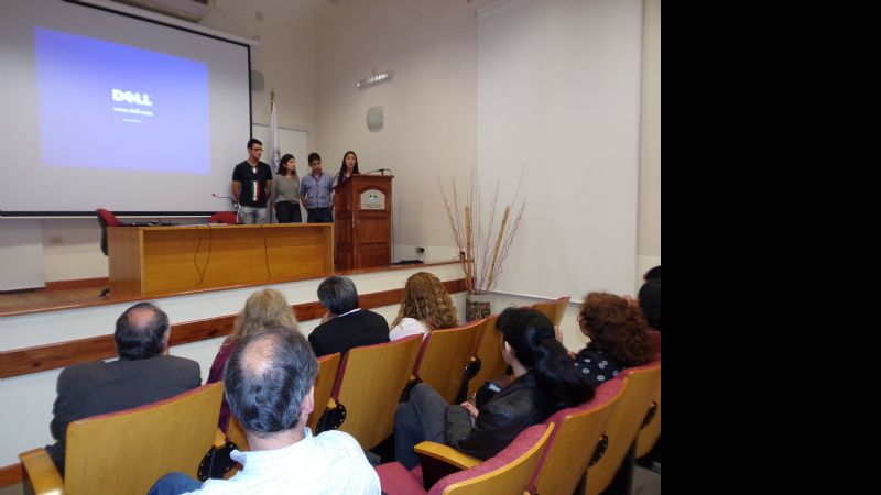 Estudiantes universitarios expusieron sus trabajos de investigación científica