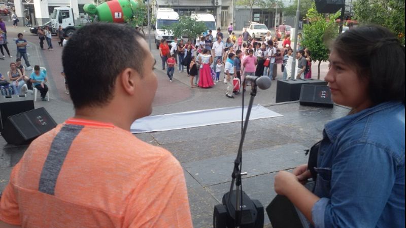 Colorida muestra de los Centros de Actividades Juveniles