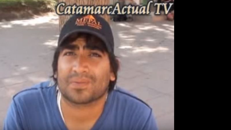 Se encadenó para pedir trabajo