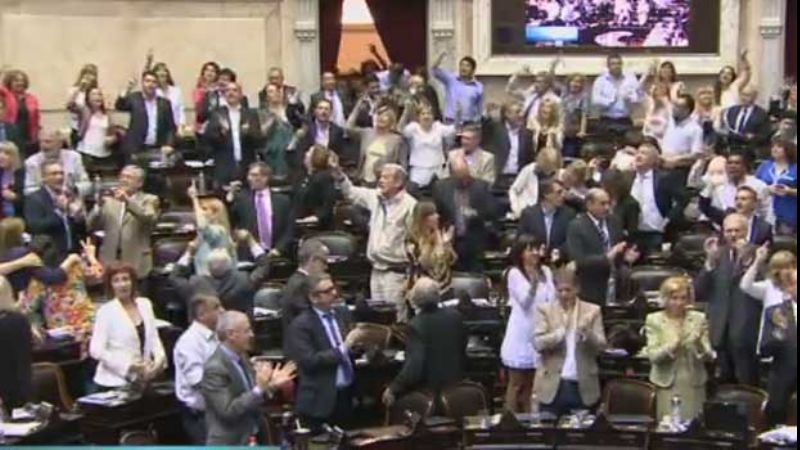 El tucumano Bromberg dio quórum que “rompieron” tres diputados riojanos