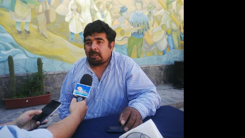 El folclorista Carlitos Albarracín festeja sus 37 años de trayectoria con la música