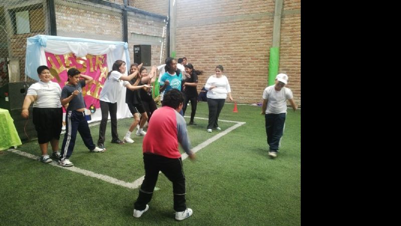 La escuela especial “Vida nueva” tuvo su muestra artística