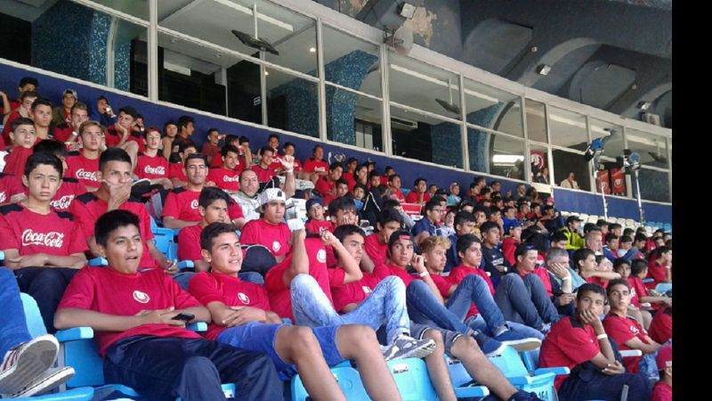 Gran experiencia de la Esc. 76 en la final de la Copa “Coca Cola”