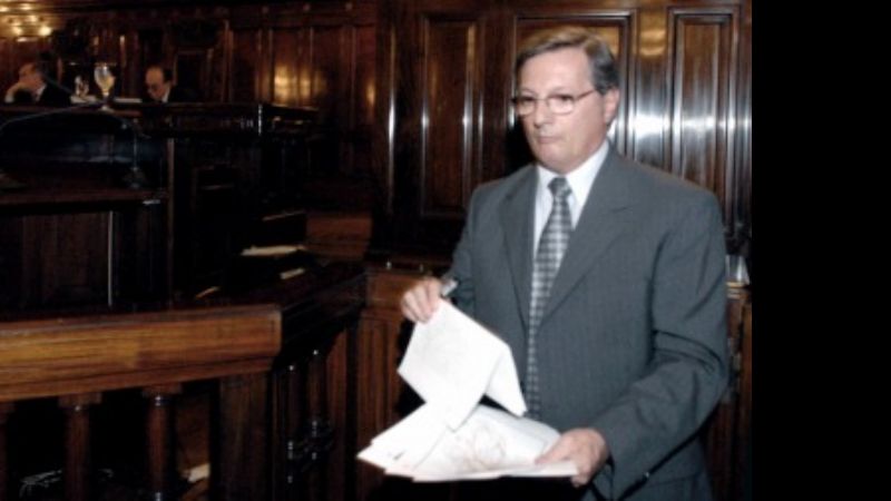 Aranguren admitió que modificarán el cuadro tarifario de electricidad