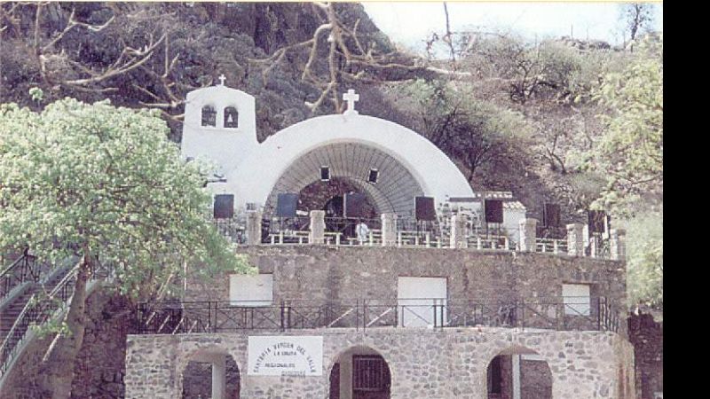Peregrina lesionada en la Gruta de la Virgen del Valle