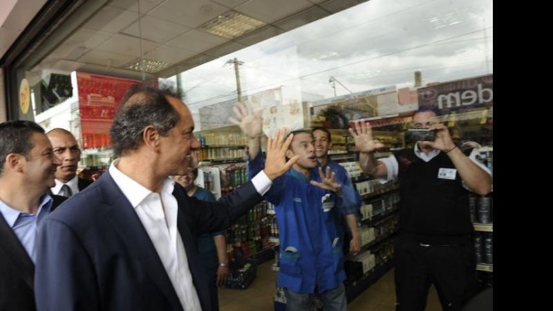 "Las adhesiones a mi candidatura no son por el miedo sino por memoria"