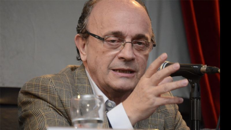 Moreau: "Lo que está practicando Prat Gay es terrorismo económico"