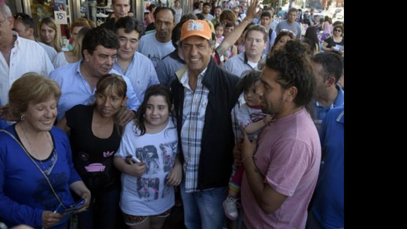 Propuesta de Scioli para "beneficiar a los monotributistas"