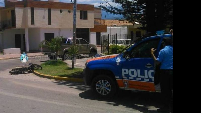 Dos heridos tras un choque de una camioneta y una moto