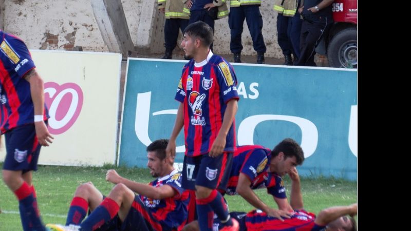 En el tiro del final, “el Gonchi” Gómez metió al “Santo” en la 4ta. fase
