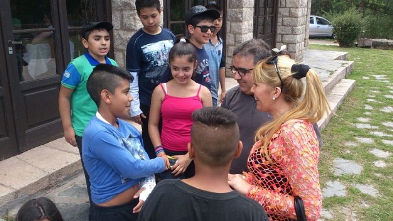 Jalil compartió un almuerzo con alumnos de 6º año de El Principito