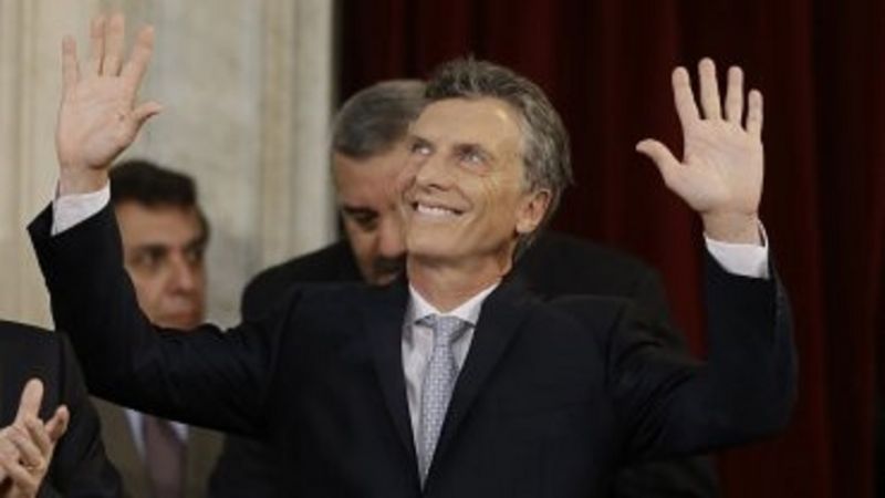 Macri juró y se comprometió a trabajar "incansablemente"