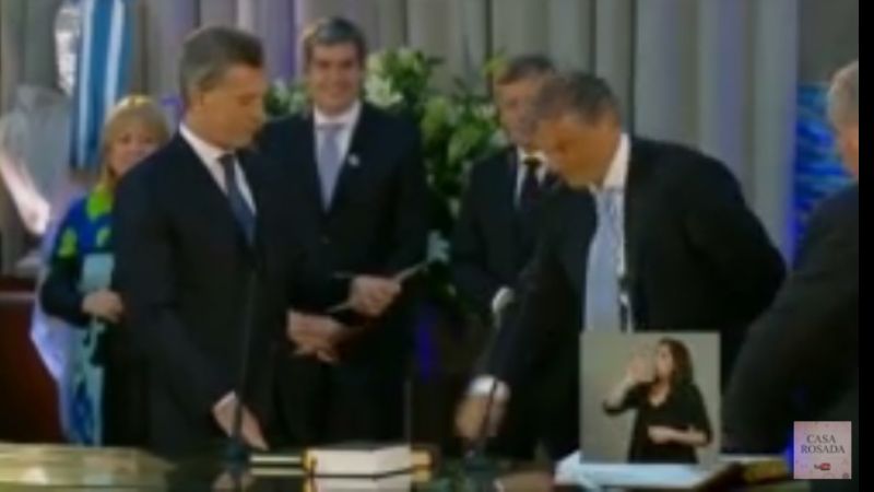 Macri pone en funciones a sus ministros en el Museo del Bicentenario