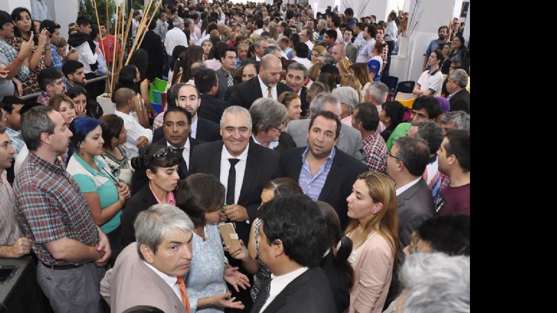 Octavio Gutiérrez acompañó la jura de los funcionarios de la nueva gestión