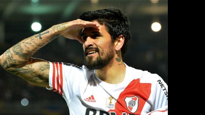 Gallardo sorprendió con "Lucho" González en el equipo titular