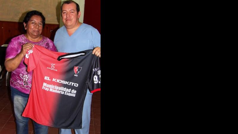 El “Sagrado” presentó las “pilchas” para torneo Federal “C”