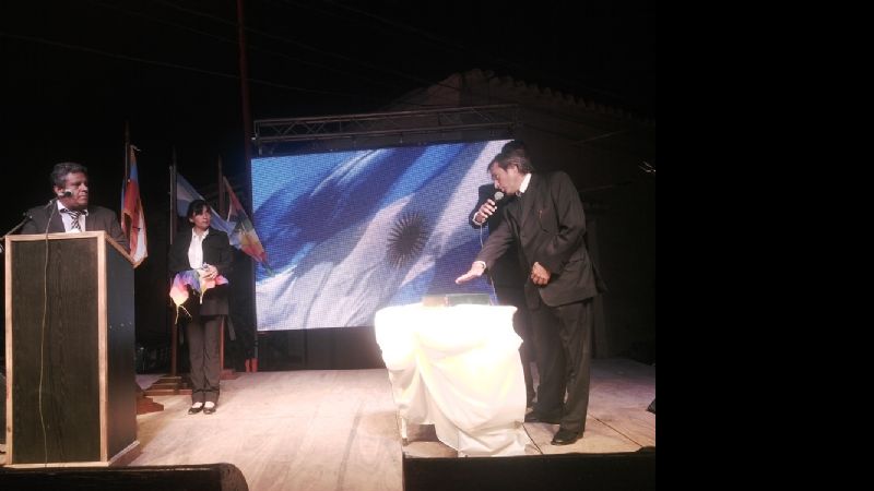 En un acto público, intendente le tomó juramento a sus funcionarios