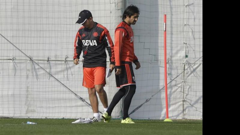 Gallardo cambió y puso a Pisculichi en la formación titular