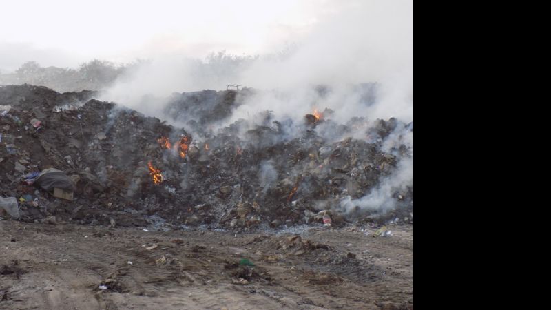 Incendio en el basural