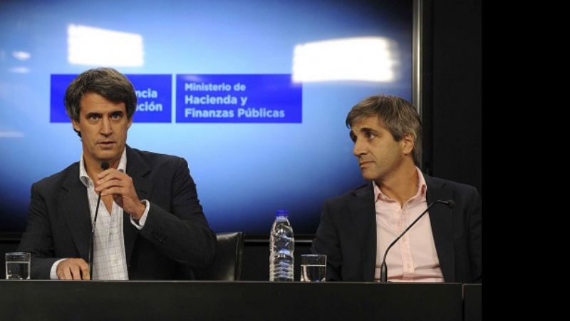 Prat Gay anunció el fin del cepo cambiario en la Argentina