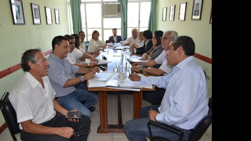 Presupuesto: citan al ministro Aredes