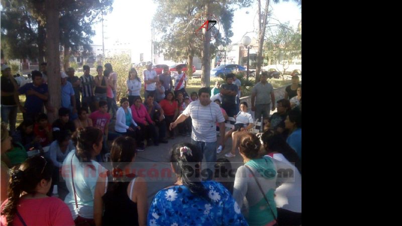 Municipales de Fiambalá piden cobrar y estabilidad laboral