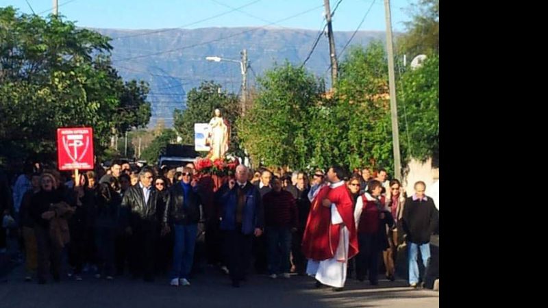 La Parroquia del Sagrado Corazón de Jesús peregrina hacia la Gruta