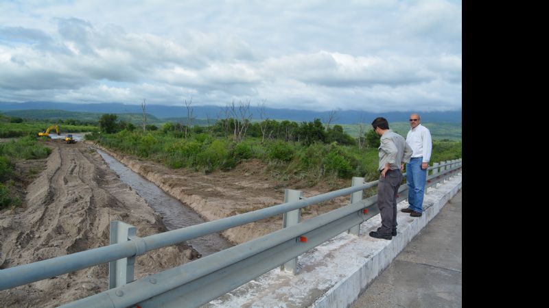 Trabajos de encauzamiento del río San Francisco