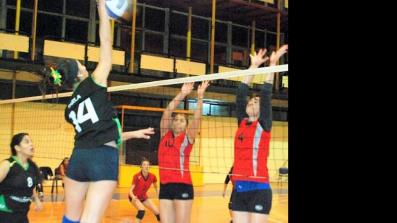El vóley juega las semifinales y finales del torneo Clausura 2015